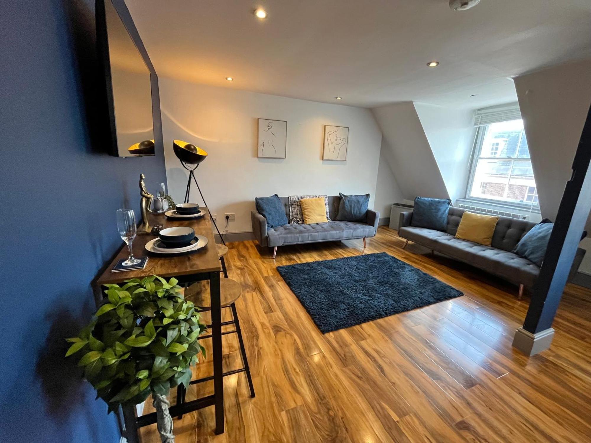 Magnificent One Bed Penthouse Apartment Nottingham